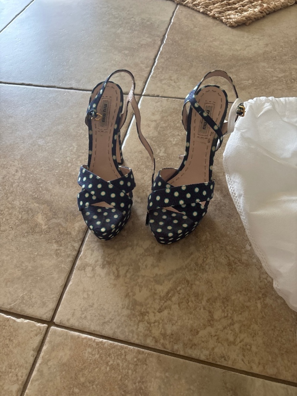 heels miu miu